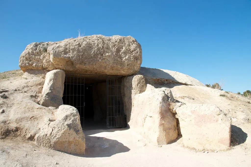 Los Dolmenes Antequera