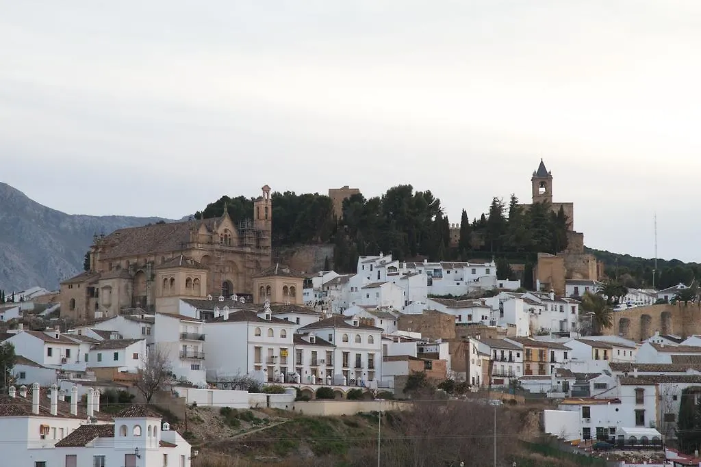 Los Dolmenes Antequera 3*,